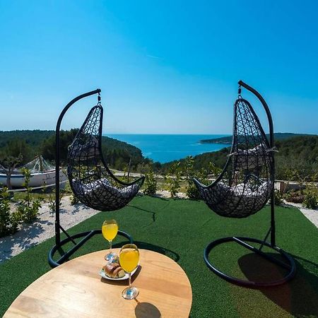 Isolated Paradise Adio Mare Milna  Luaran gambar