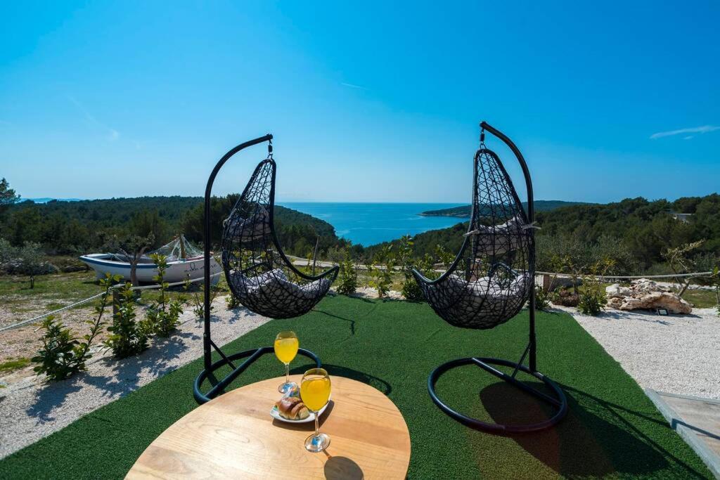 Isolated Paradise Adio Mare Milna  Luaran gambar