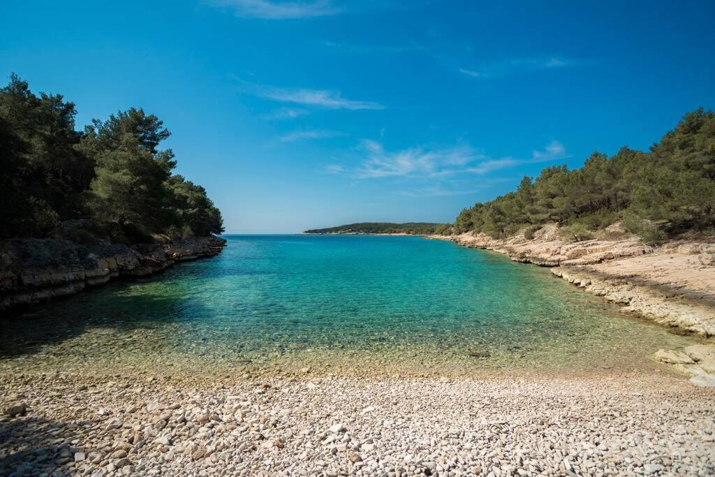 Isolated Paradise Adio Mare Milna  Luaran gambar