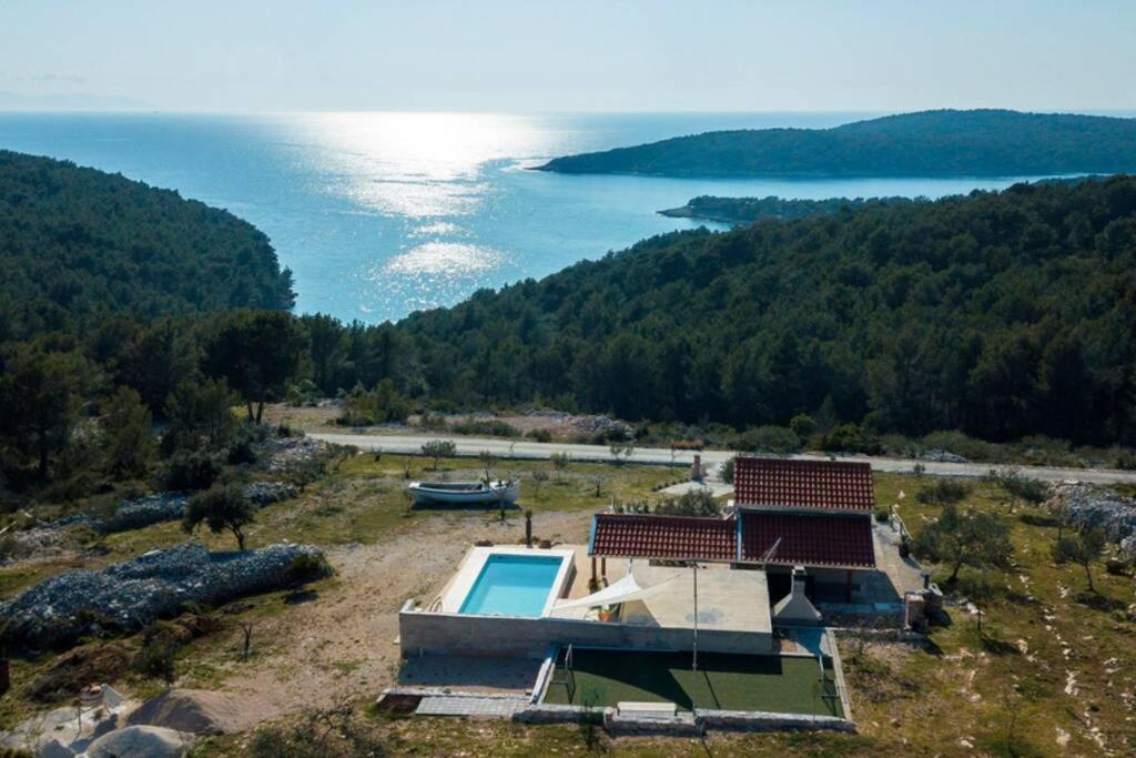 Isolated Paradise Adio Mare Milna  Luaran gambar